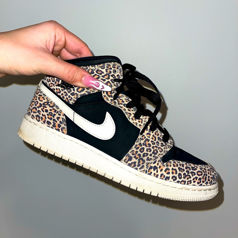 Air Jordan 1 Mid SE Leopard